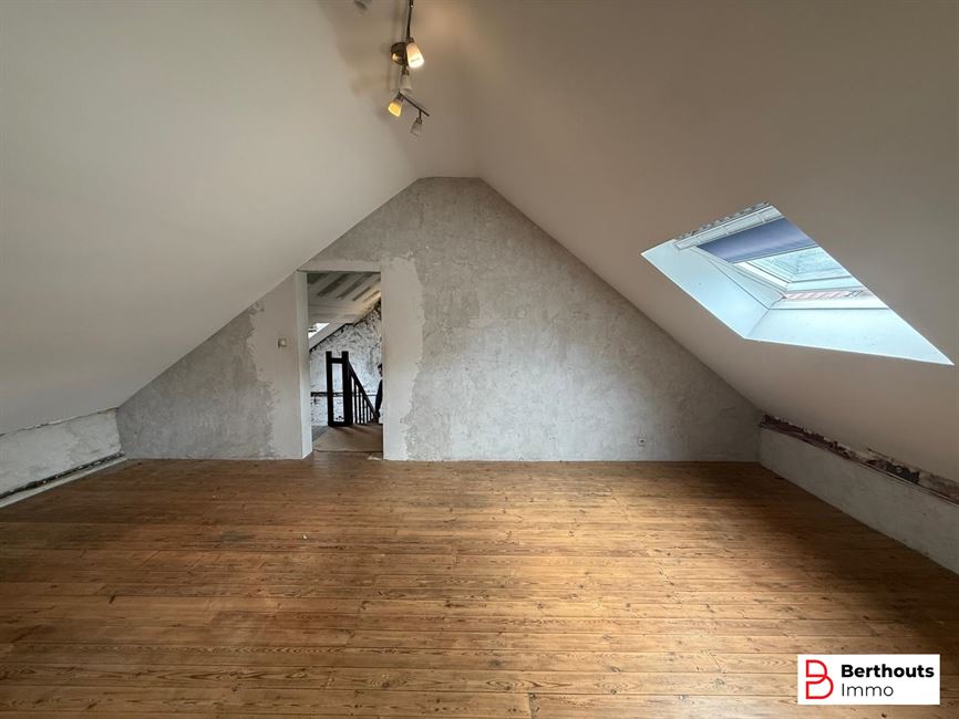 TE RENOVEREN WONING MET TUIN