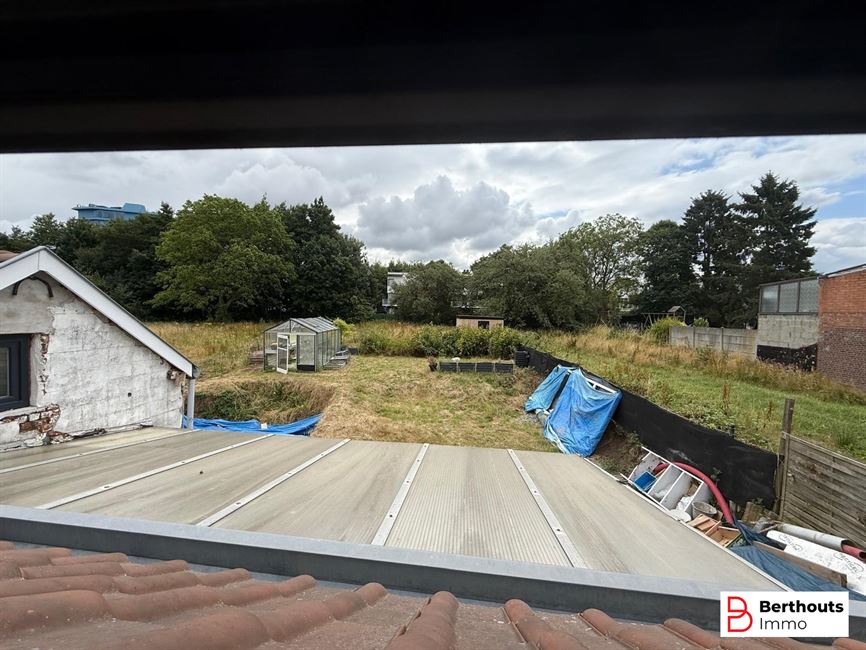 TE RENOVEREN WONING MET TUIN