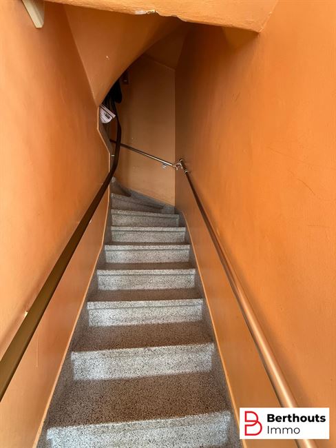 Opbrengsteigendom met 2 appartementen