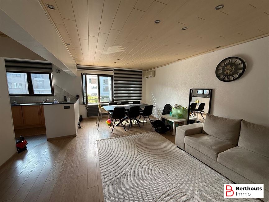 Opbrengsteigendom met 2 appartementen