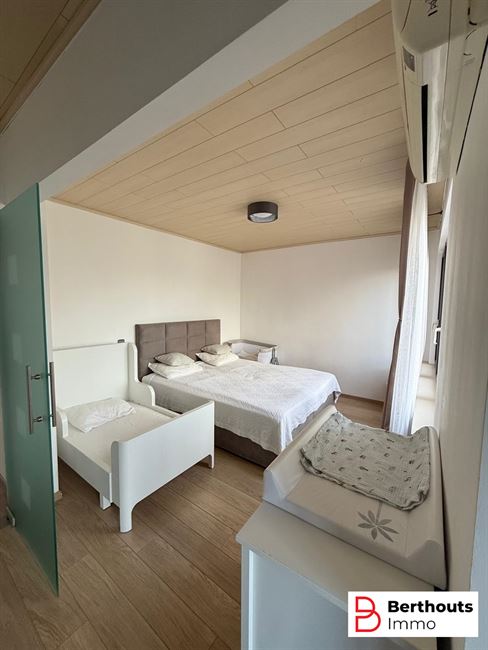 Opbrengsteigendom met 2 appartementen