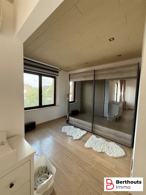 Opbrengsteigendom met 2 appartementen