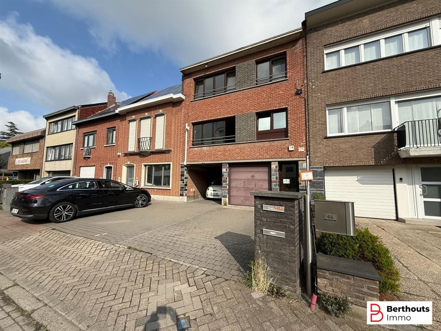 Opbrengsteigendom met 2 appartementen