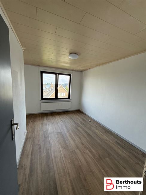 Opbrengsteigendom met 2 appartementen