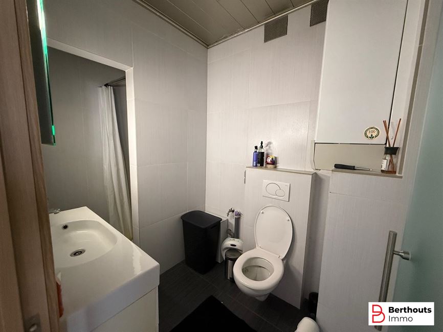 Opbrengsteigendom met 2 appartementen