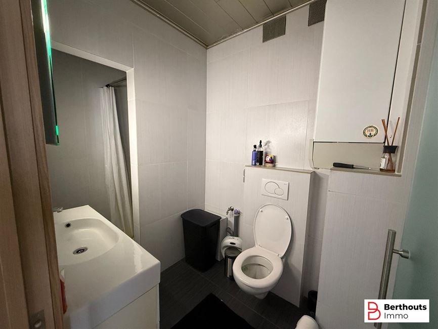 Opbrengsteigendom met 2 appartementen