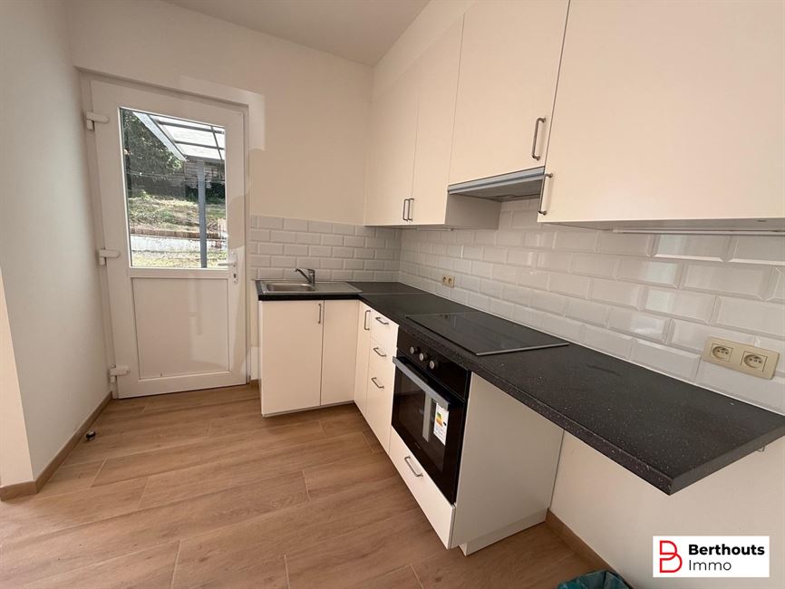 GERENOVEERDE WONING MET 5  SLKMS