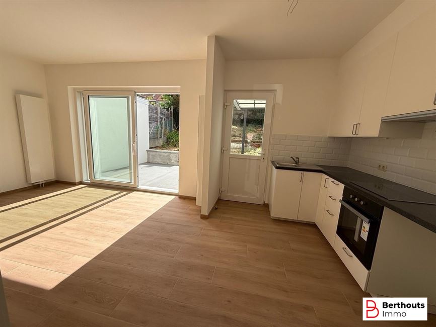 GERENOVEERDE WONING MET 5  SLKMS