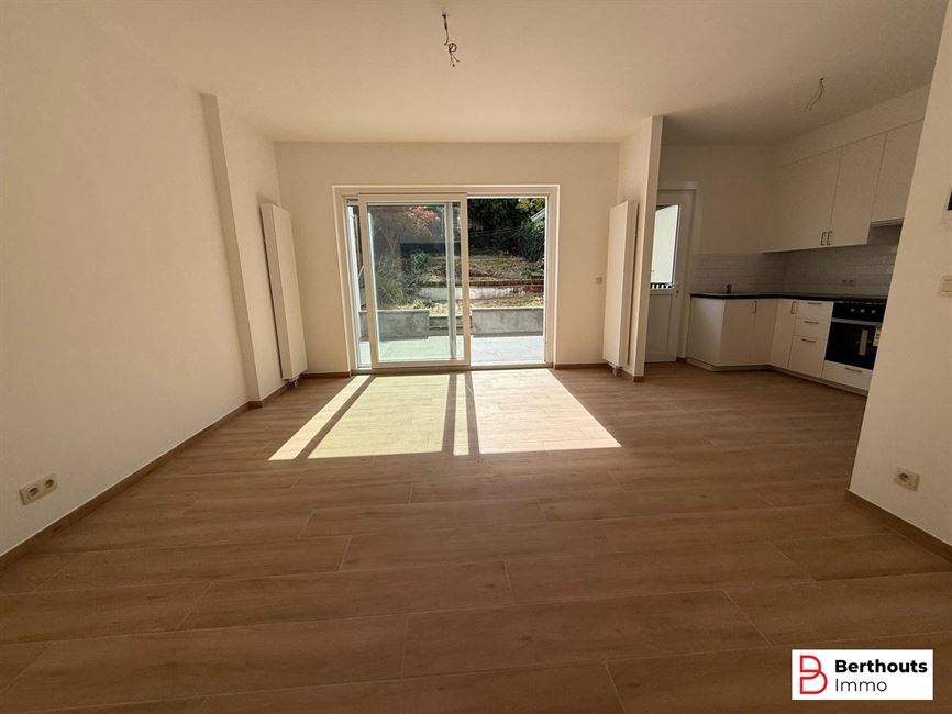 GERENOVEERDE WONING MET 5  SLKMS