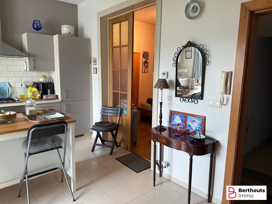 OBRENGSTEIGENDOM MET 2 APPARTEMENTEN