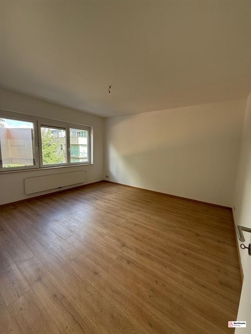 GERENOVEERDE WONING MET 5  SLKMS
