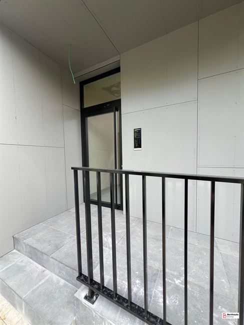 Opbrengsteigendom met 10 appartementen 14 parkings /14 kelders