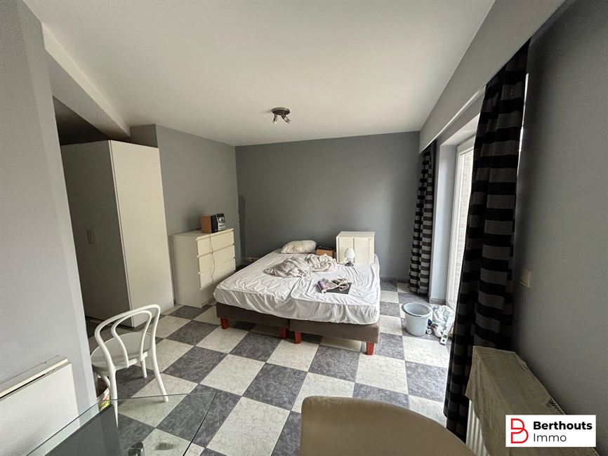 14 studio’s, 8 appartementen, 1 grote duplex - Volledig verhuurd!