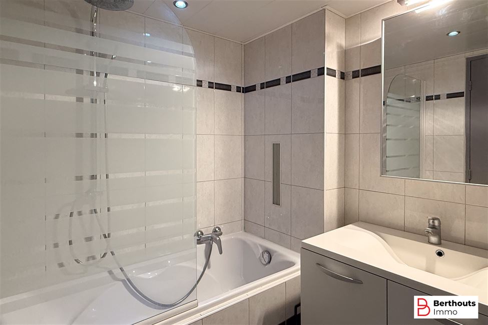 Instapklaar appartement met leuk terras