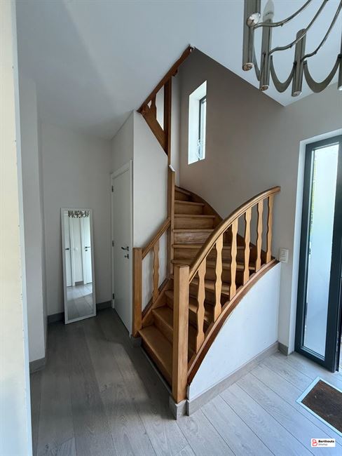 INSTAPKLARE WONING MET 4 SLAAPKAMERS EN ZUID GELEGEN TUIN