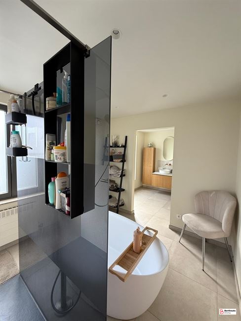 INSTAPKLARE WONING MET 4 SLAAPKAMERS EN ZUID GELEGEN TUIN