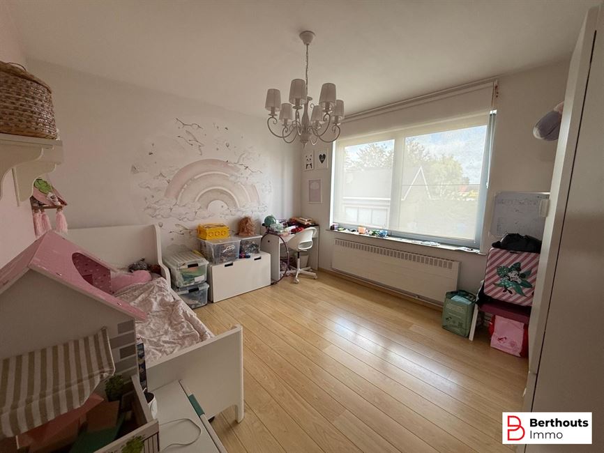 INSTAPKLARE WONING MET 4 SLAAPKAMERS EN ZUID GELEGEN TUIN