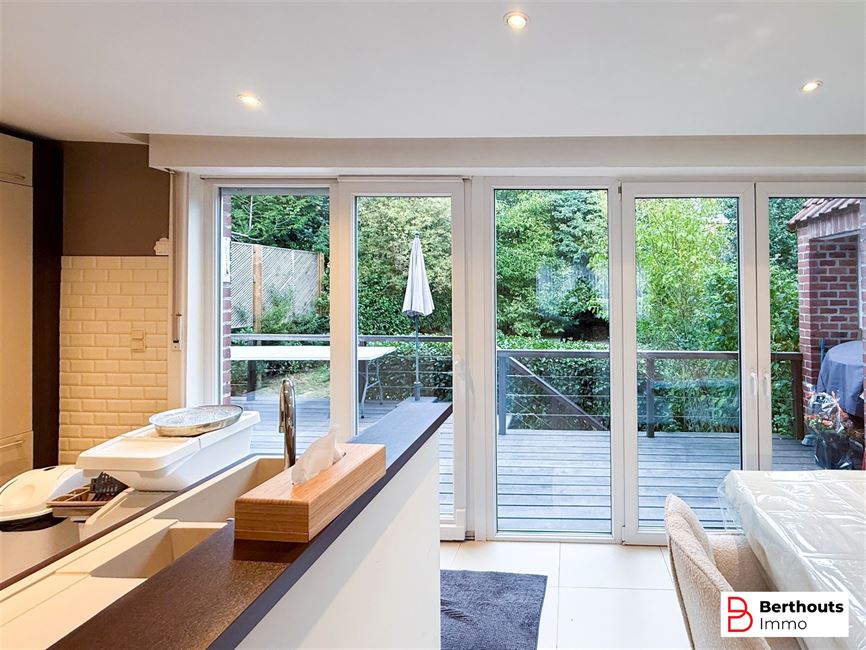 Charmante maison 3 façades prête à habiter avec joli jardin