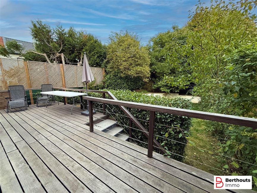 Charmante maison 3 façades prête à habiter avec joli jardin