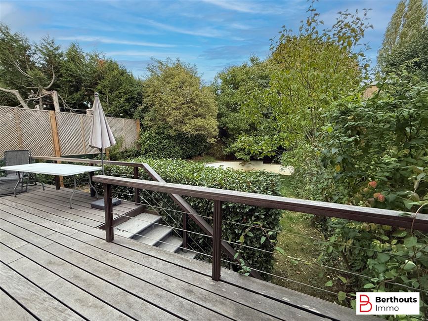 Charmante maison 3 façades prête à habiter avec joli jardin
