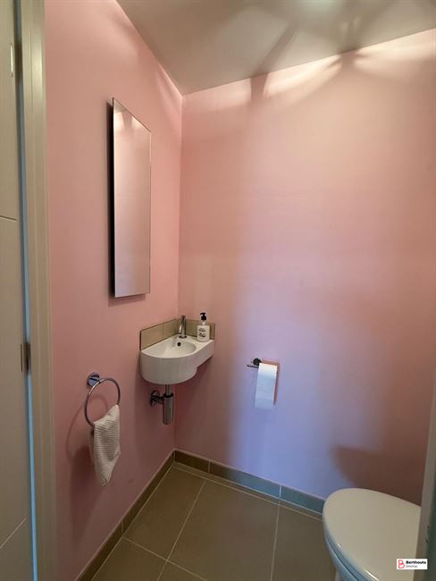 APPARTEMENT MET TERRAS EN ONDERGRONDSE STAANPLAATS