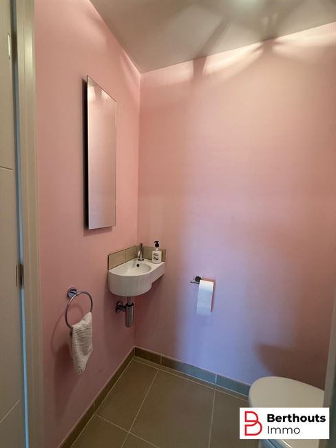 APPARTEMENT MET TERRAS EN ONDERGRONDSE STAANPLAATS