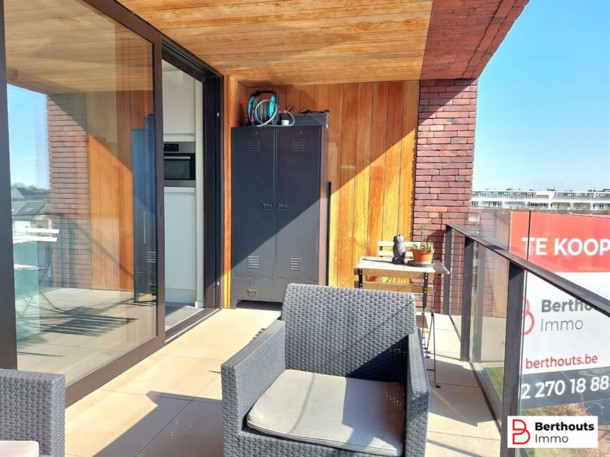 INSTAPKLAAR APPARTEMENT MET TERRAS