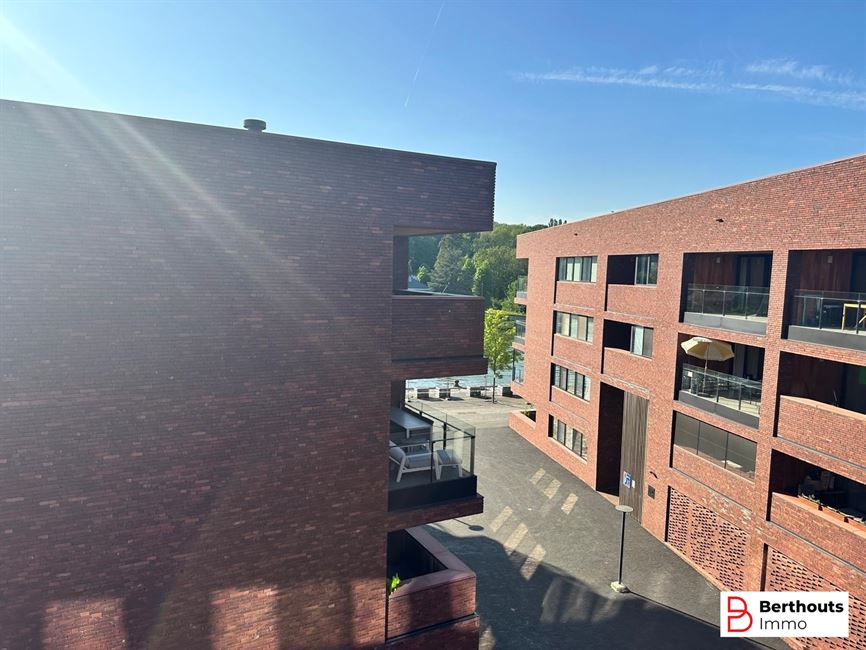 INSTAPKLAAR APPARTEMENT MET TERRAS