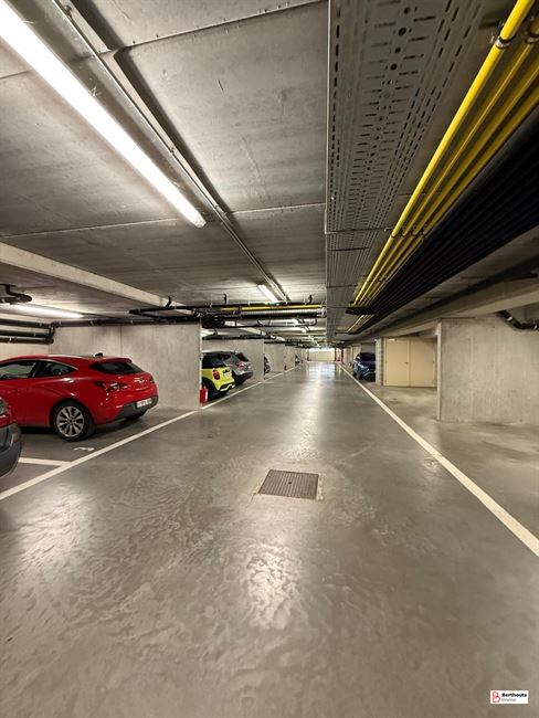 APPARTEMENT AVEC TERRASSE ET EMPLACEMENT DE PARKING SOUTERRAIN