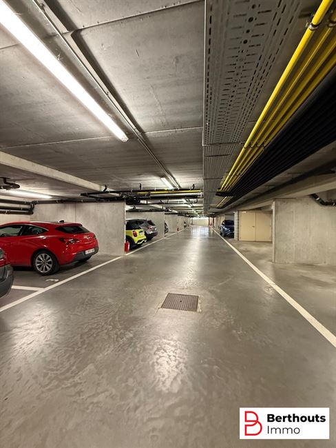 APPARTEMENT MET TERRAS EN ONDERGRONDSE STAANPLAATS