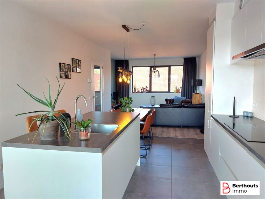 INSTAPKLAAR APPARTEMENT MET TERRAS