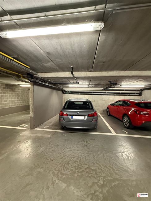 APPARTEMENT MET TERRAS EN ONDERGRONDSE STAANPLAATS
