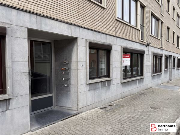 Gelijksvloersppartement met 2 slaapkamers - kelder - garage