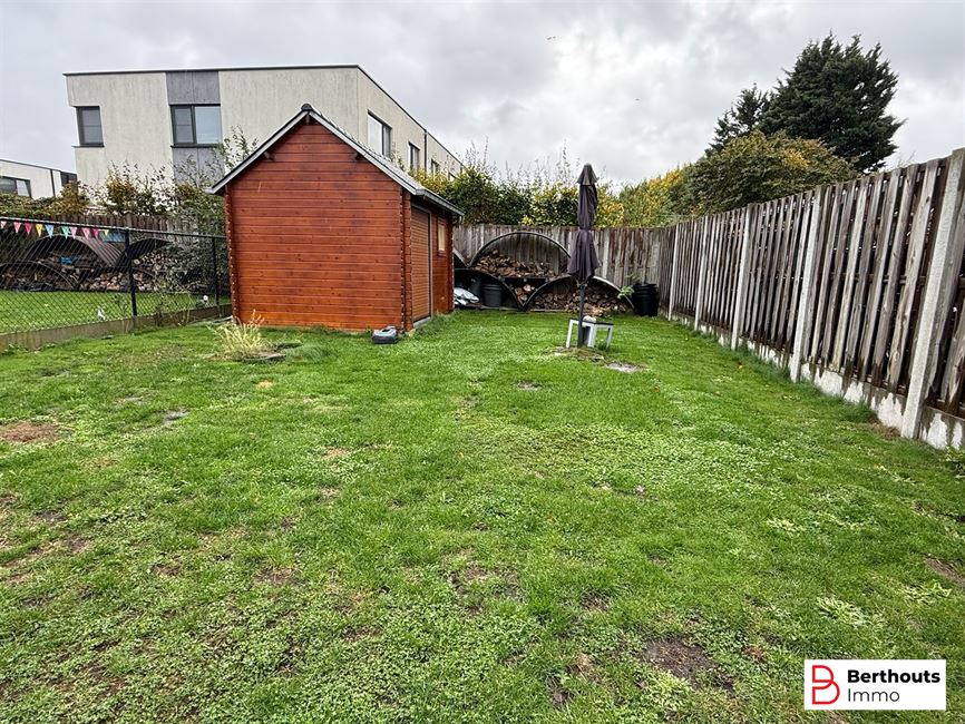 3-GEVEL MET TUIN EN GARAGE