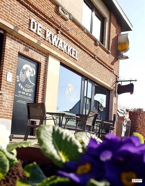 Veelzijdig opbrengstpand met handelsruimte en duplex