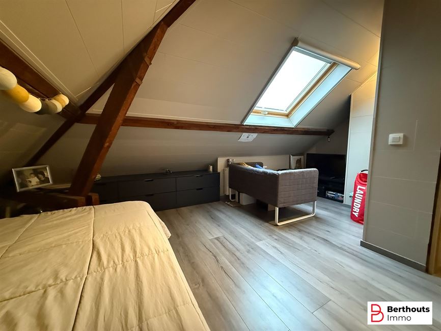 3-GEVEL MET TUIN EN GARAGE