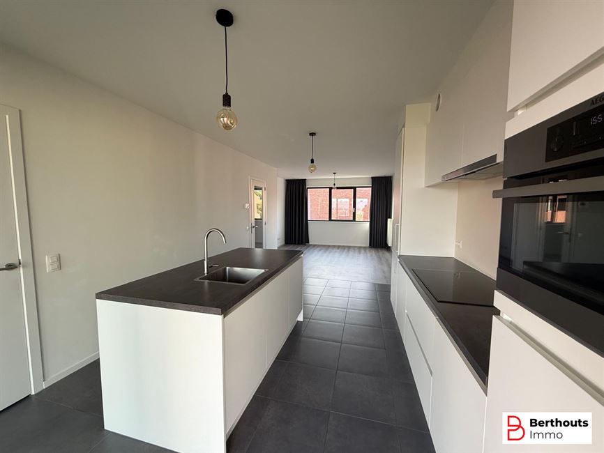 INSTAPKLAAR APPARTEMENT MET TERRAS