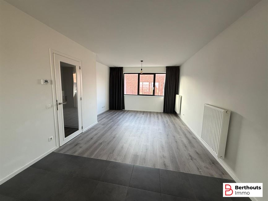 INSTAPKLAAR APPARTEMENT MET TERRAS