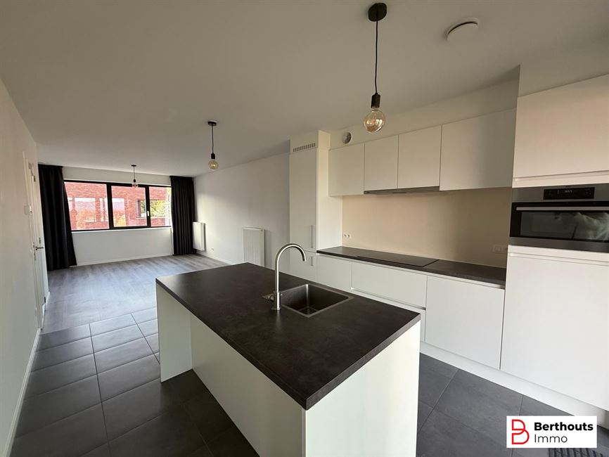 INSTAPKLAAR APPARTEMENT MET TERRAS