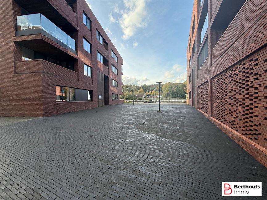 INSTAPKLAAR APPARTEMENT MET TERRAS