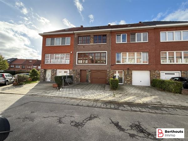 WONING MET 4 SLKMS EN TUIN