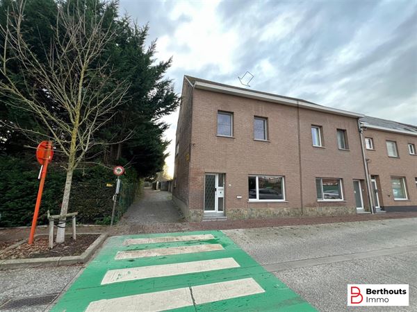 3-gevel woning met 2 appartementen