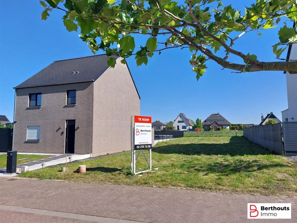 SUPER GELEGEN BOUWGROND (3-GEVEL)