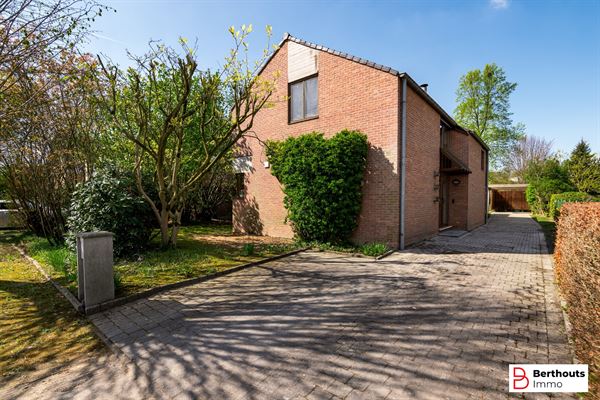 MODERNE VILLA OP 8 ARE 78 CA