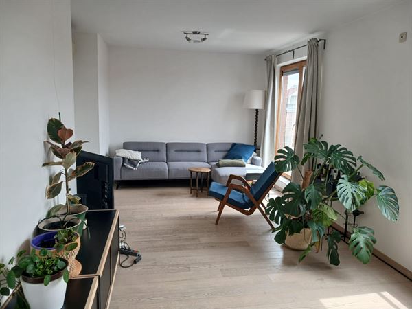 Ruim licht appartement met zicht op skyline van Brussel