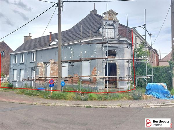 VOLLEDIG TE RENOVEREN, KARAKTERVOLLE WONING
