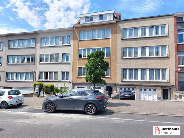 INSTAPKLAAR DUPLEX APPARTEMENT MET SUPER TERRAS