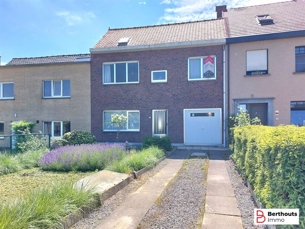 SUPER GELEGEN RIJWONING MET GARAGE
