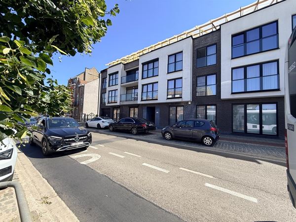 INSTAPKLAAR APPARTEMENT INCLUSIEF ONDERGRONDSE STAANPLAATS