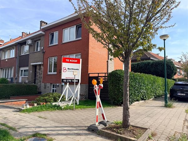 Maison bel-étage dans quartier conviviale